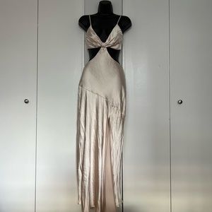 Smile For The Camera Midi Dress | Champagne | US S